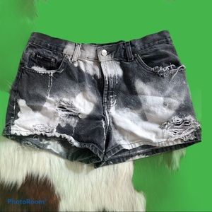 🌬VINTAGE LEI Bleach Wash Highwaisted Denim Shorts